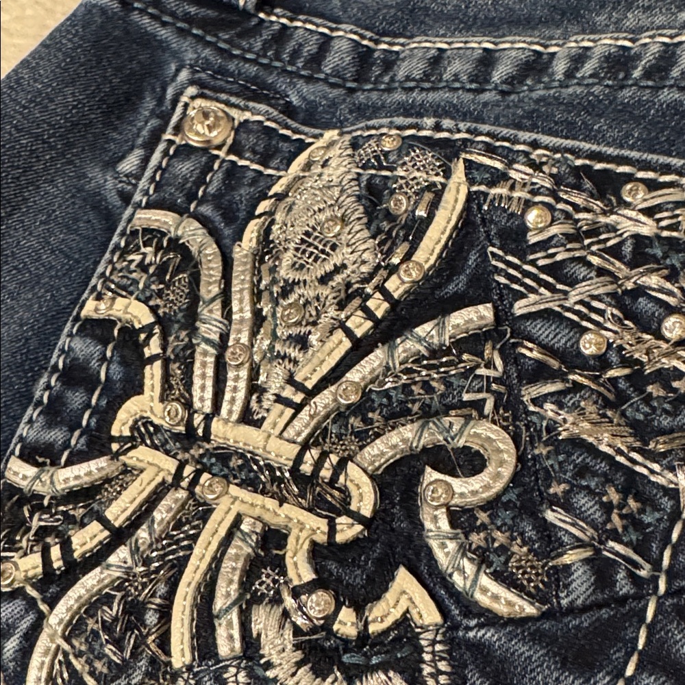 Miss Me Fleur De Lis Bootcut Jeans Med Wash Rhinestone Pockets 30 - Picture 9 of 11